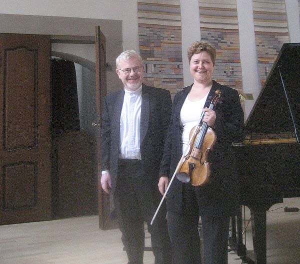 Julia Röntz, Violin and Wolfgang Müller-Steinbach, Piano.